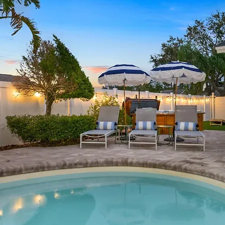 4 Bedroom Haven~Pool~Hot Tub~Arcade~Fire Pit~Putt Putt